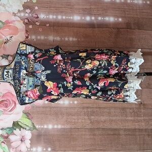 MEDIUM FLORAL TOP WITH LACE HEM STRAPPY SUMMER TOP